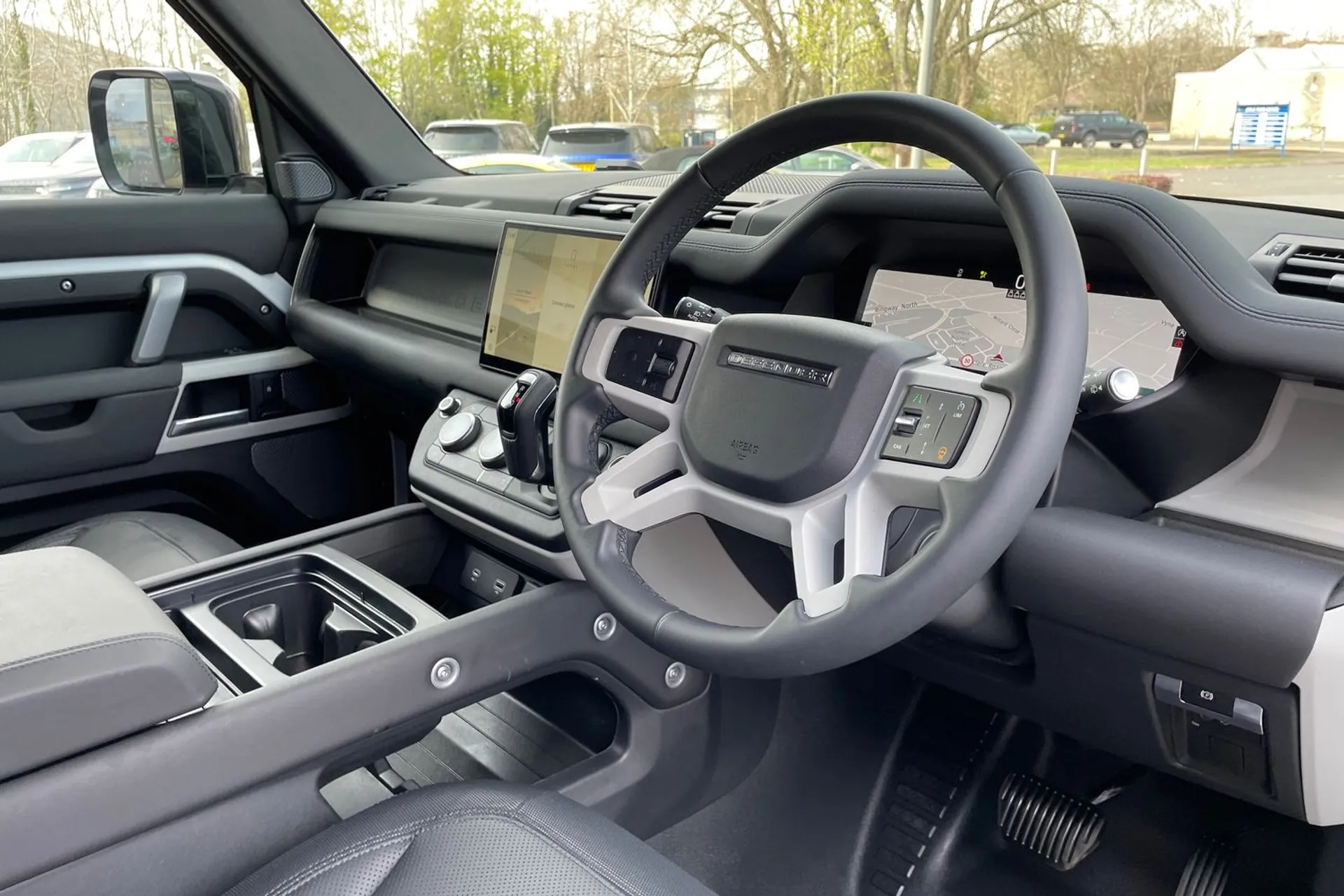 LAND ROVER DEFENDER thumbnail image number 31
