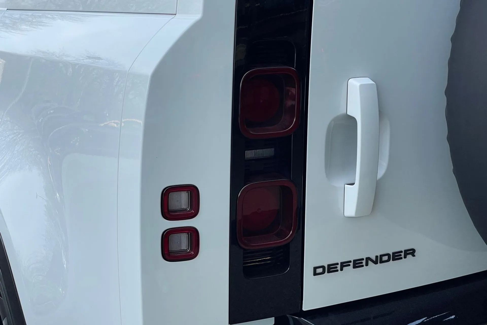 LAND ROVER DEFENDER thumbnail image number 64