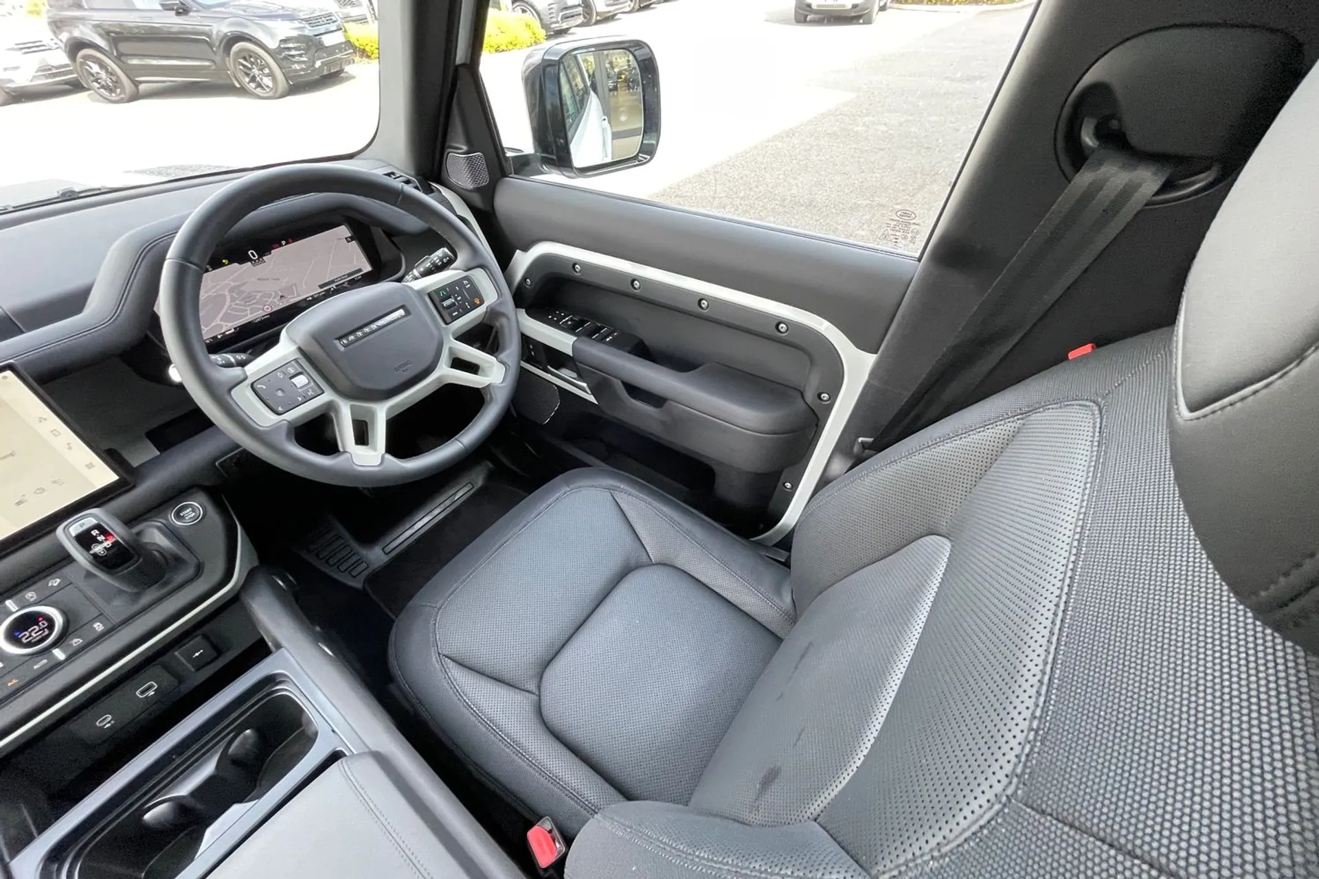 LAND ROVER DEFENDER thumbnail image number 14