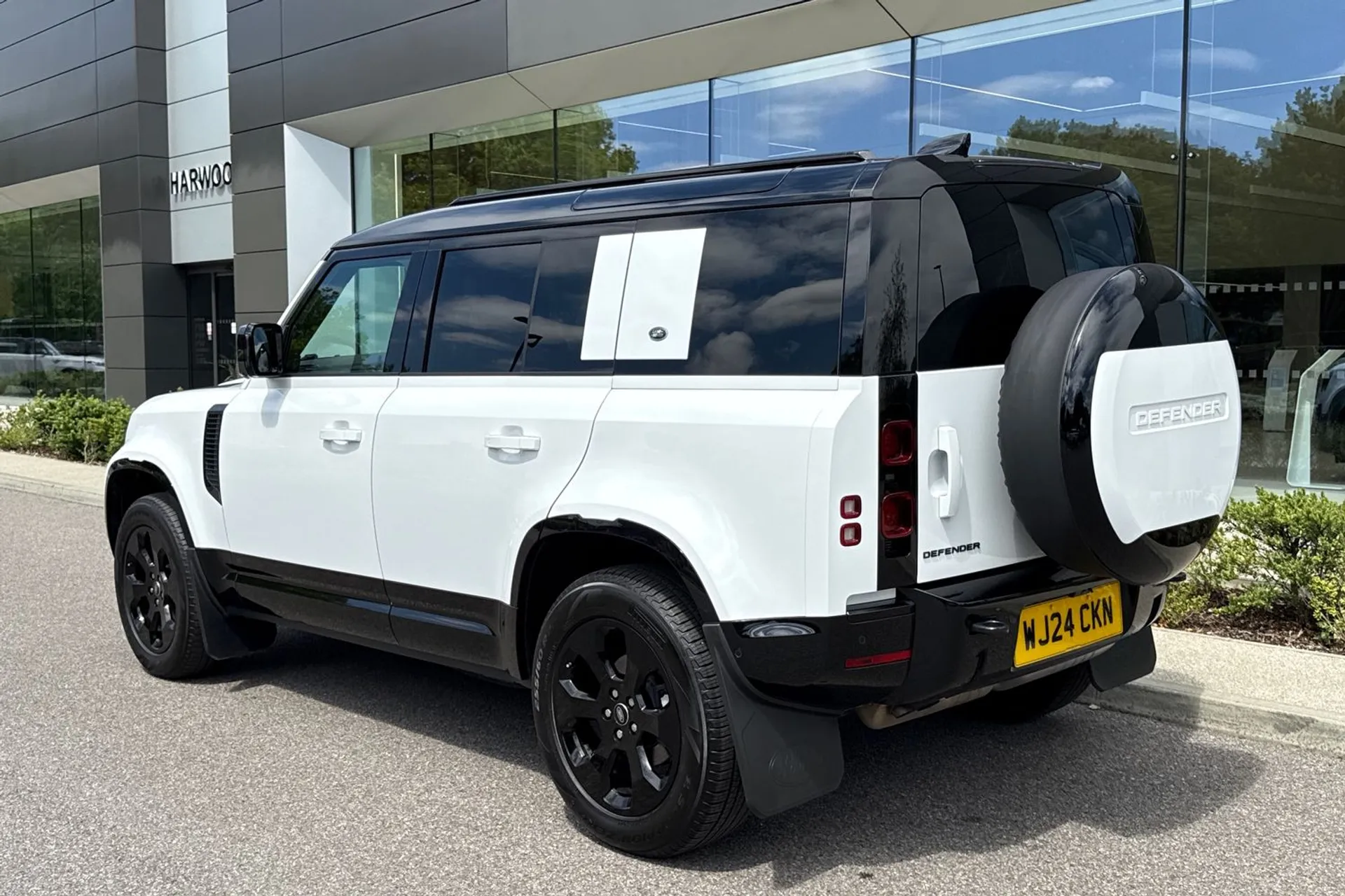 LAND ROVER DEFENDER thumbnail image number 19