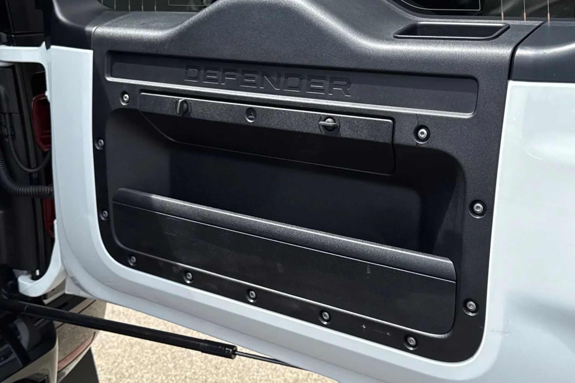 LAND ROVER DEFENDER thumbnail image number 36