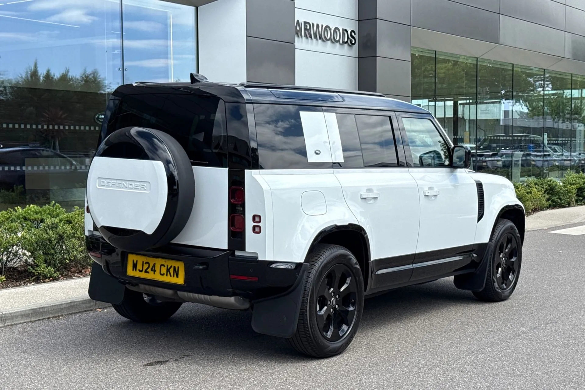LAND ROVER DEFENDER thumbnail image number 13