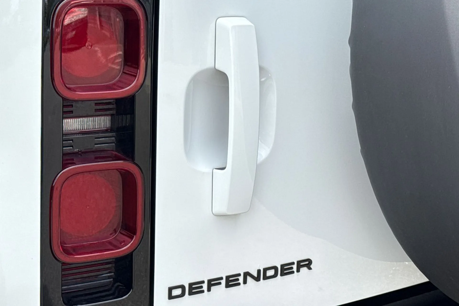 LAND ROVER DEFENDER thumbnail image number 35