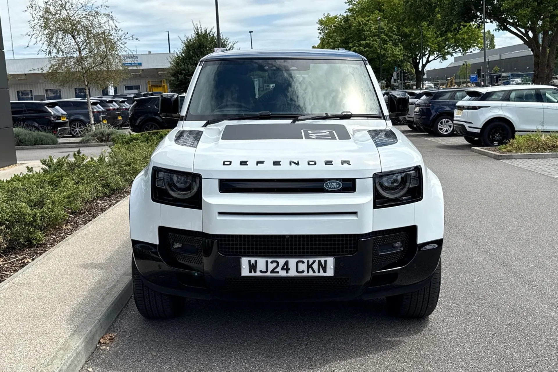LAND ROVER DEFENDER thumbnail image number 21