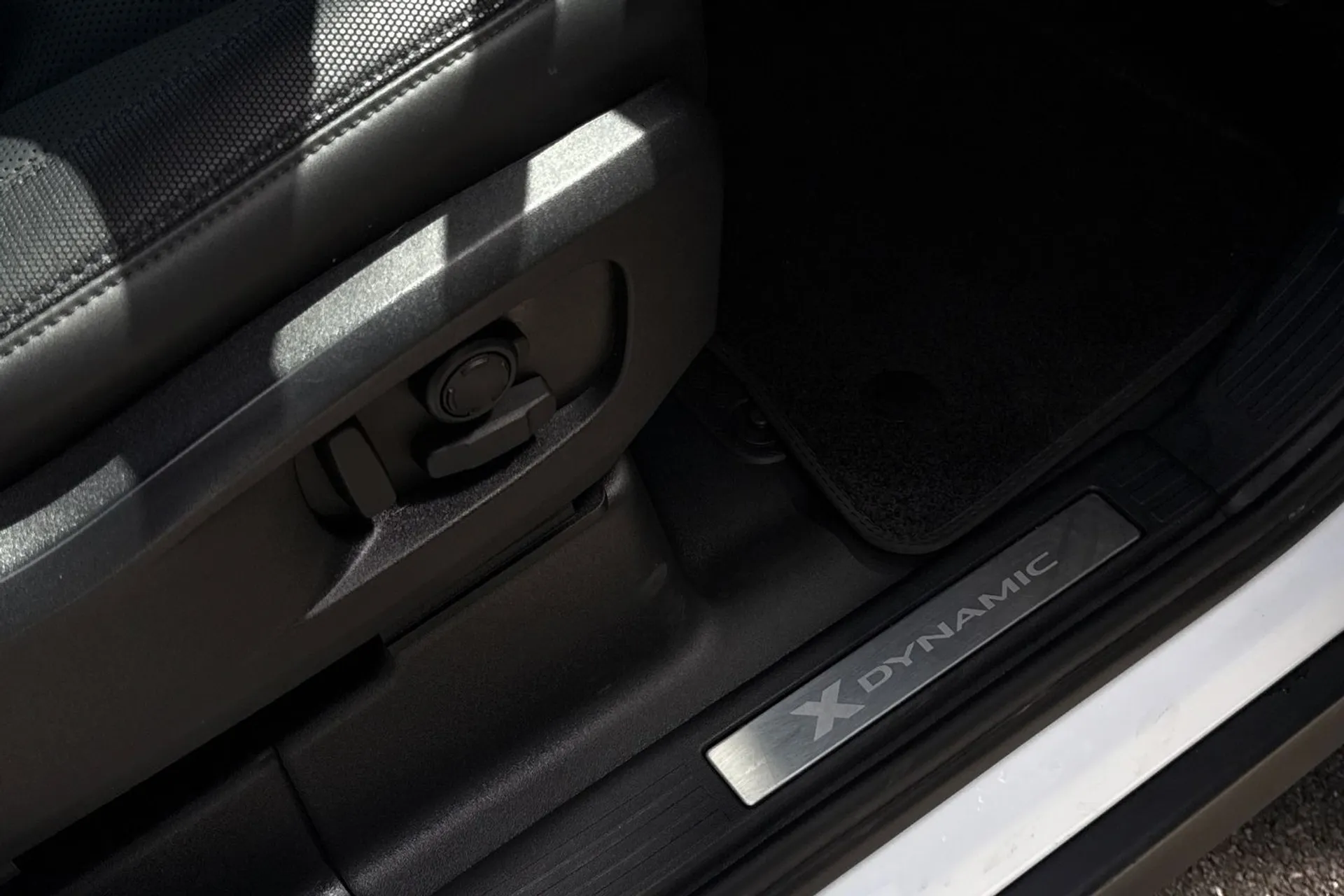 LAND ROVER DEFENDER thumbnail image number 45