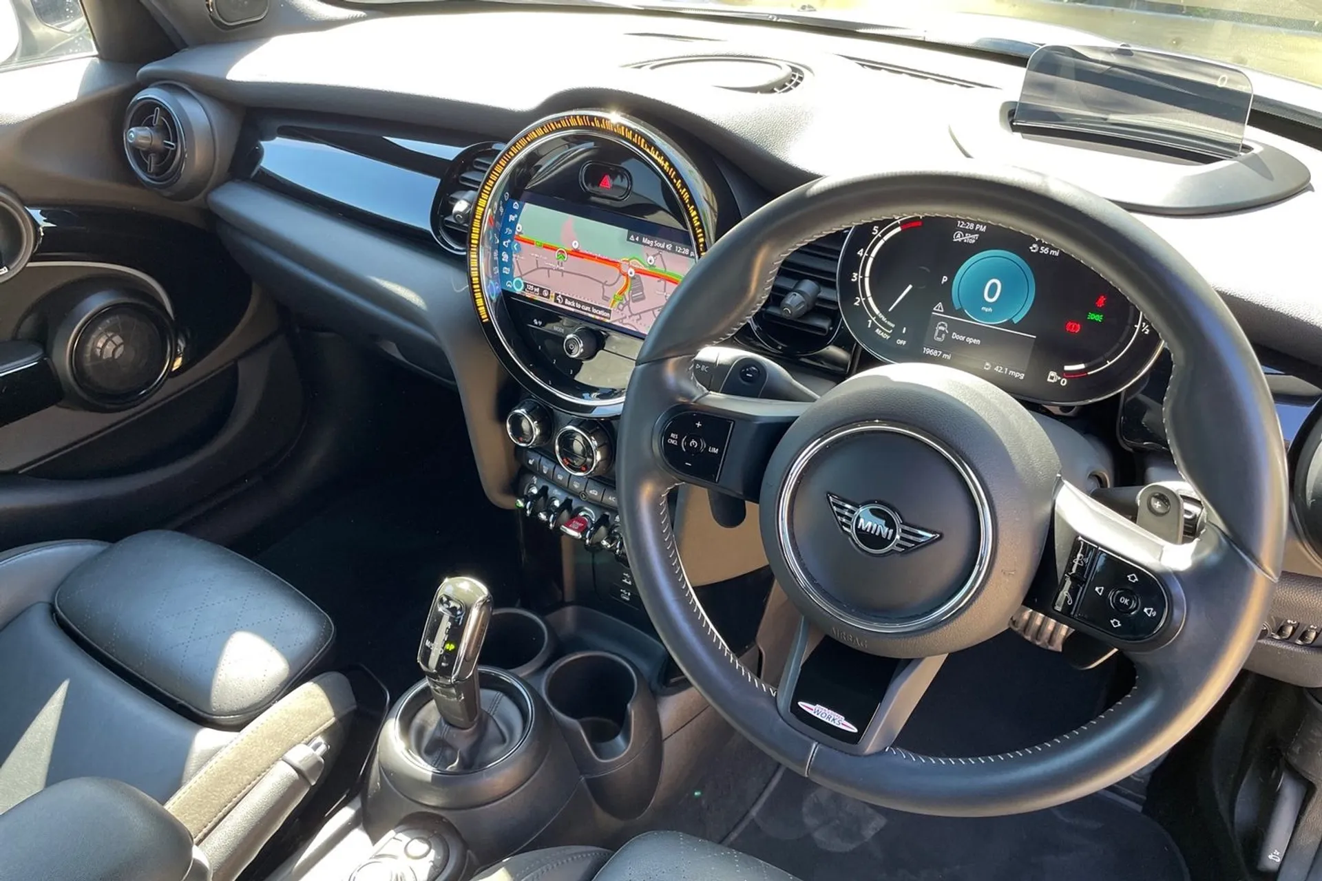 MINI HATCHBACK thumbnail image number 27