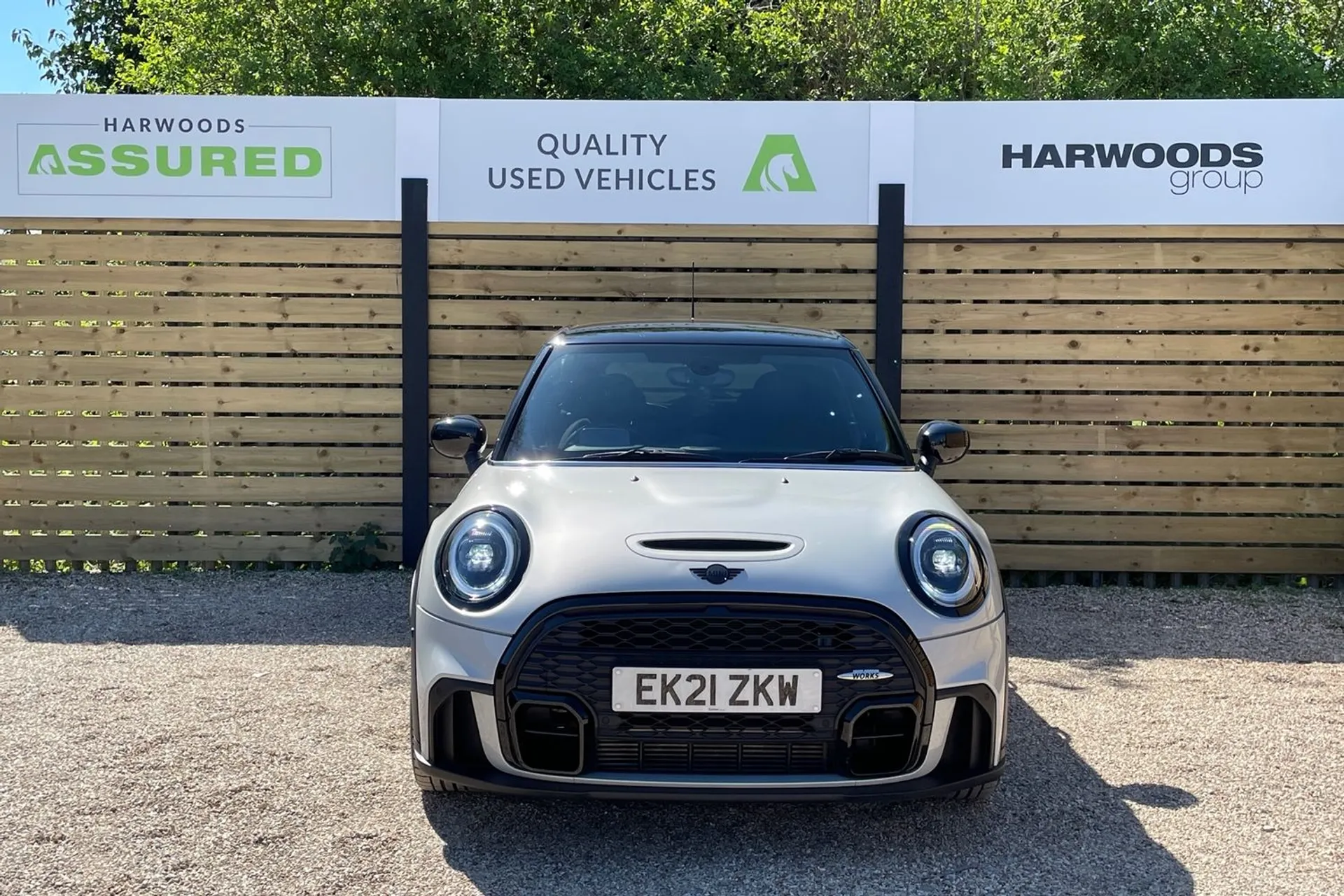 MINI HATCHBACK thumbnail image number 13