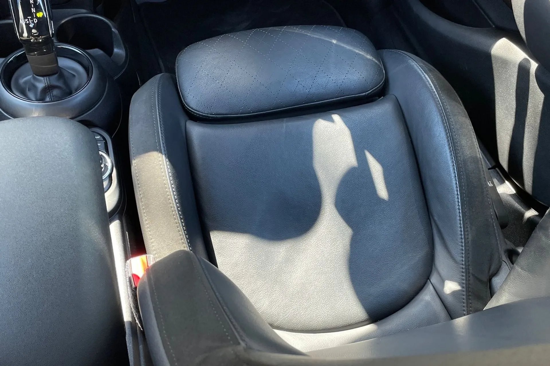 MINI HATCHBACK thumbnail image number 34