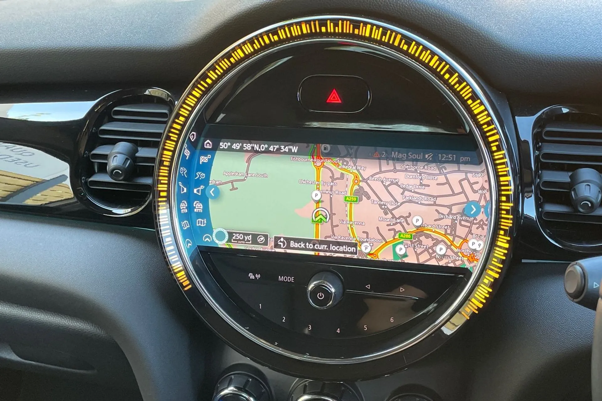 MINI HATCHBACK thumbnail image number 4