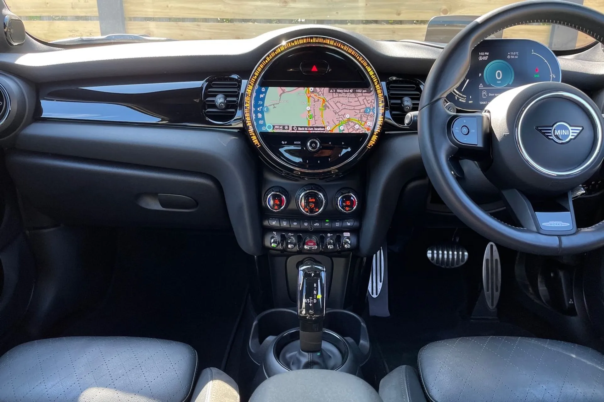 MINI HATCHBACK thumbnail image number 36