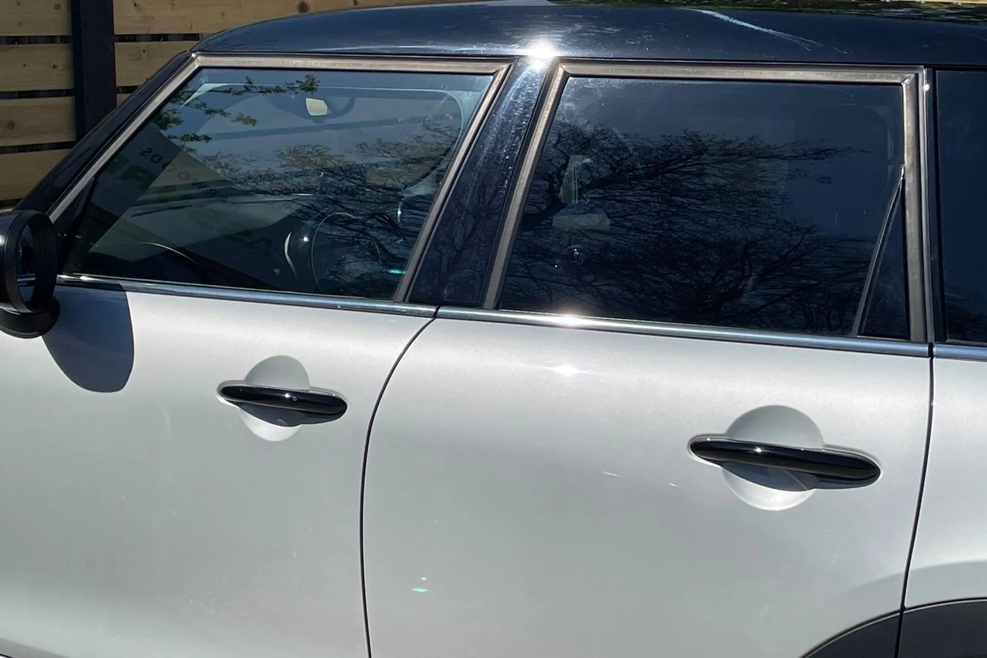 MINI HATCHBACK thumbnail image number 15