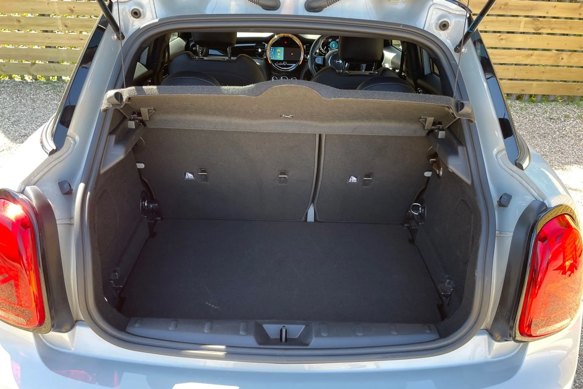 MINI HATCHBACK thumbnail image number 20
