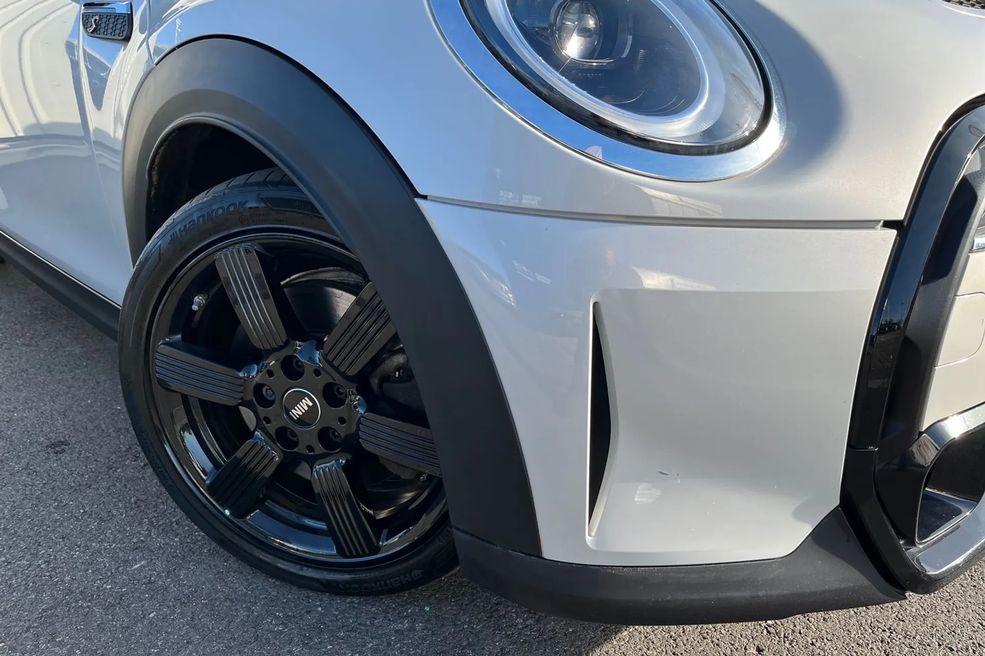 MINI HATCHBACK thumbnail image number 6