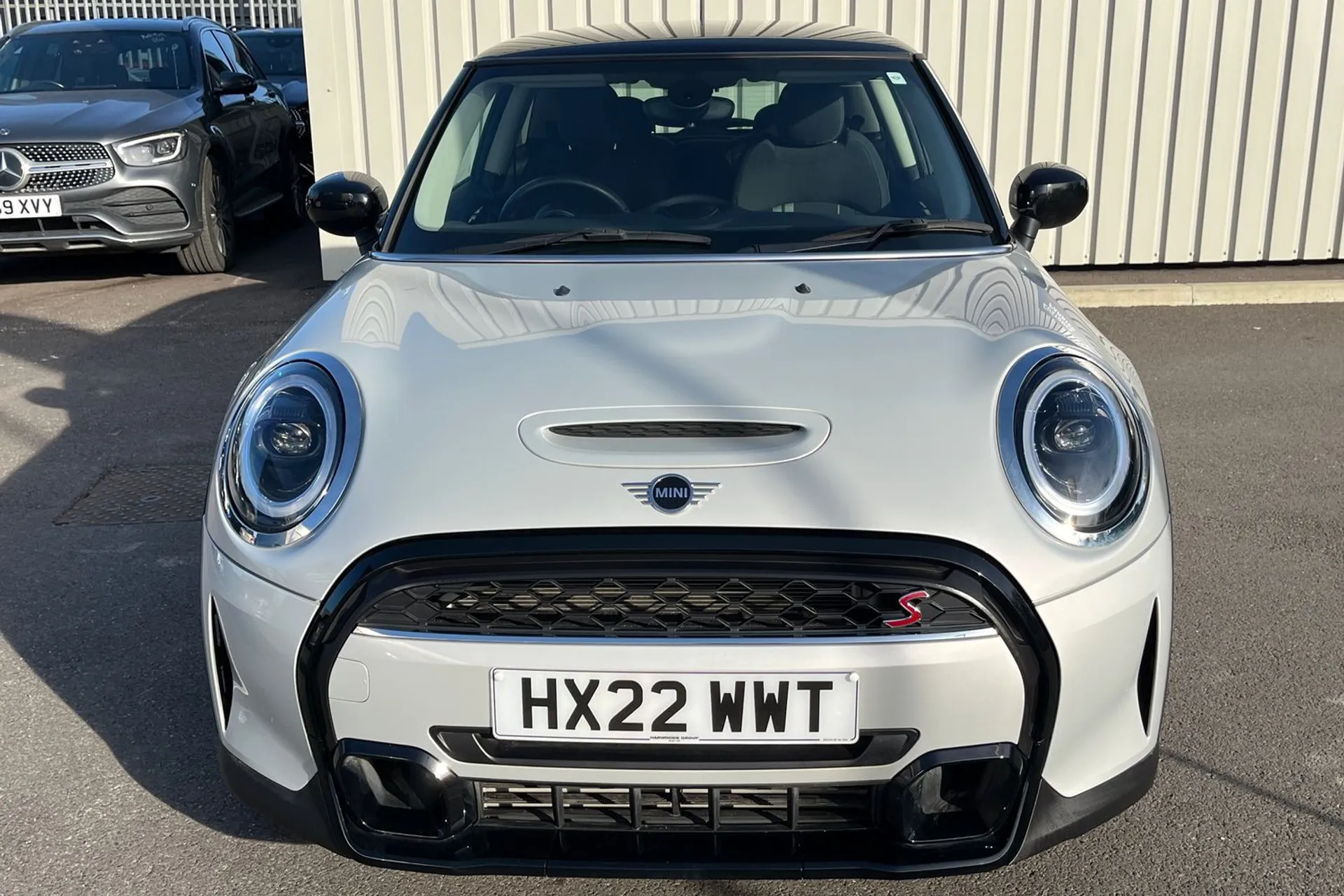 MINI HATCHBACK thumbnail image number 12