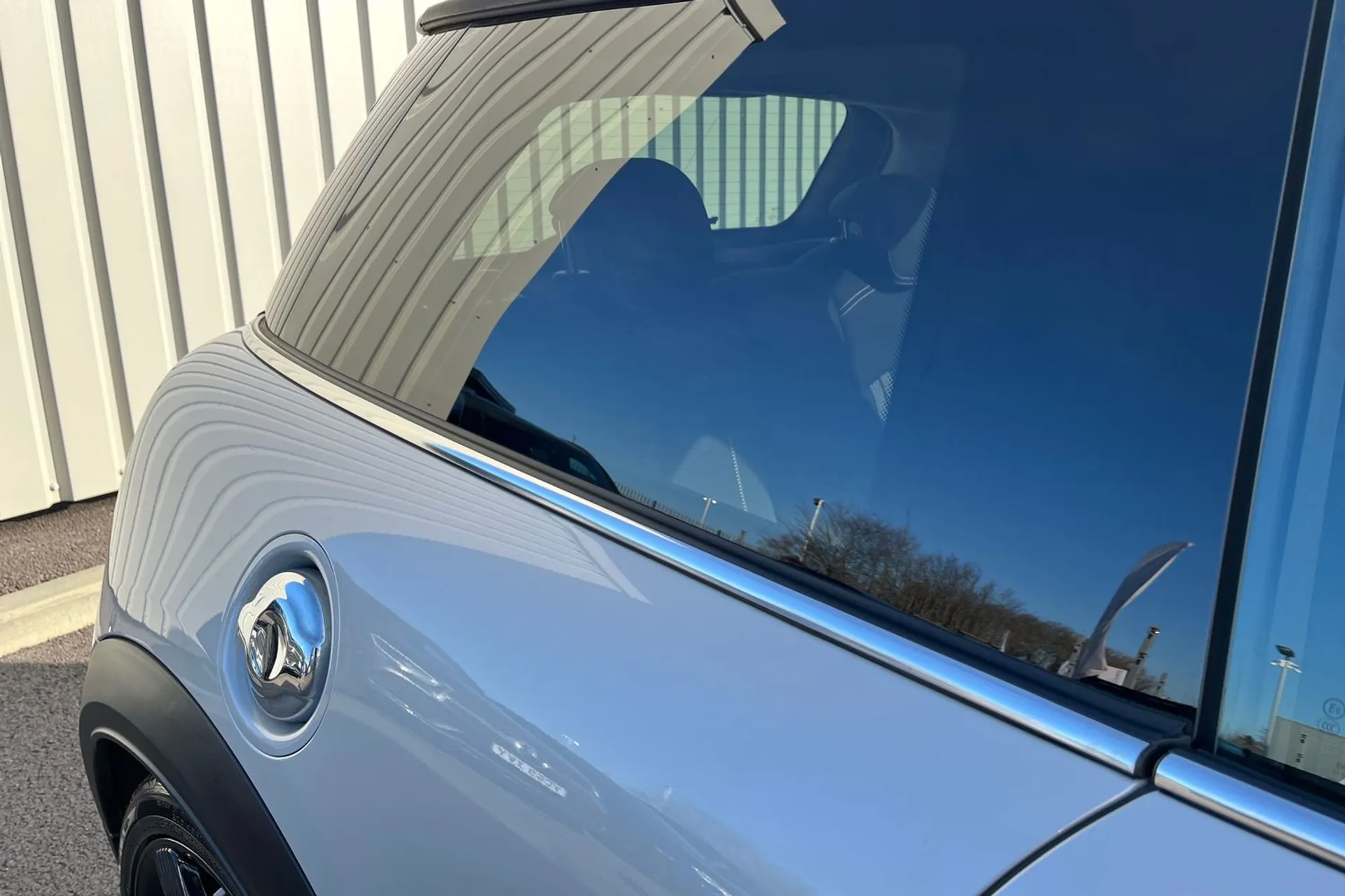 MINI HATCHBACK thumbnail image number 14