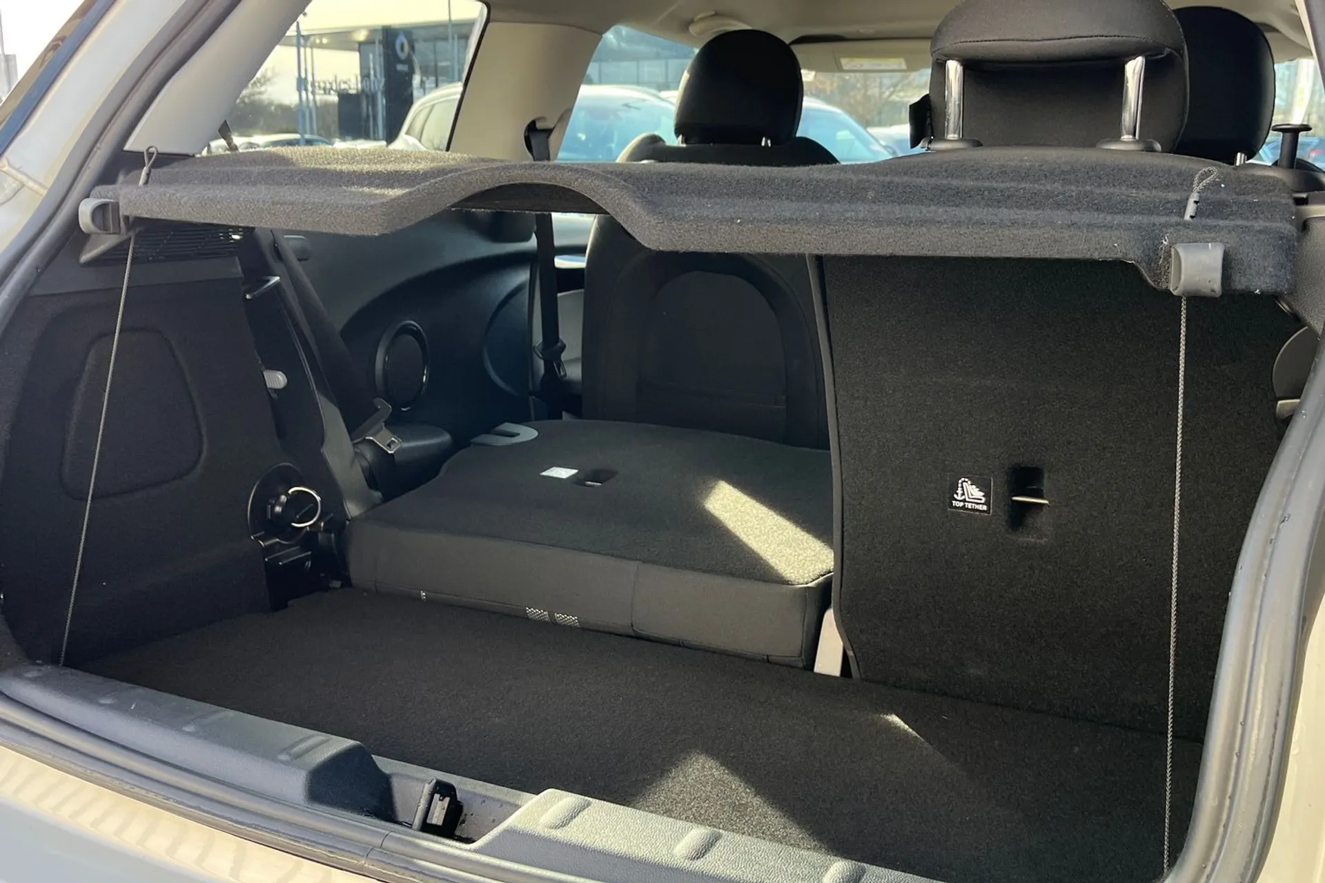 MINI HATCHBACK thumbnail image number 21