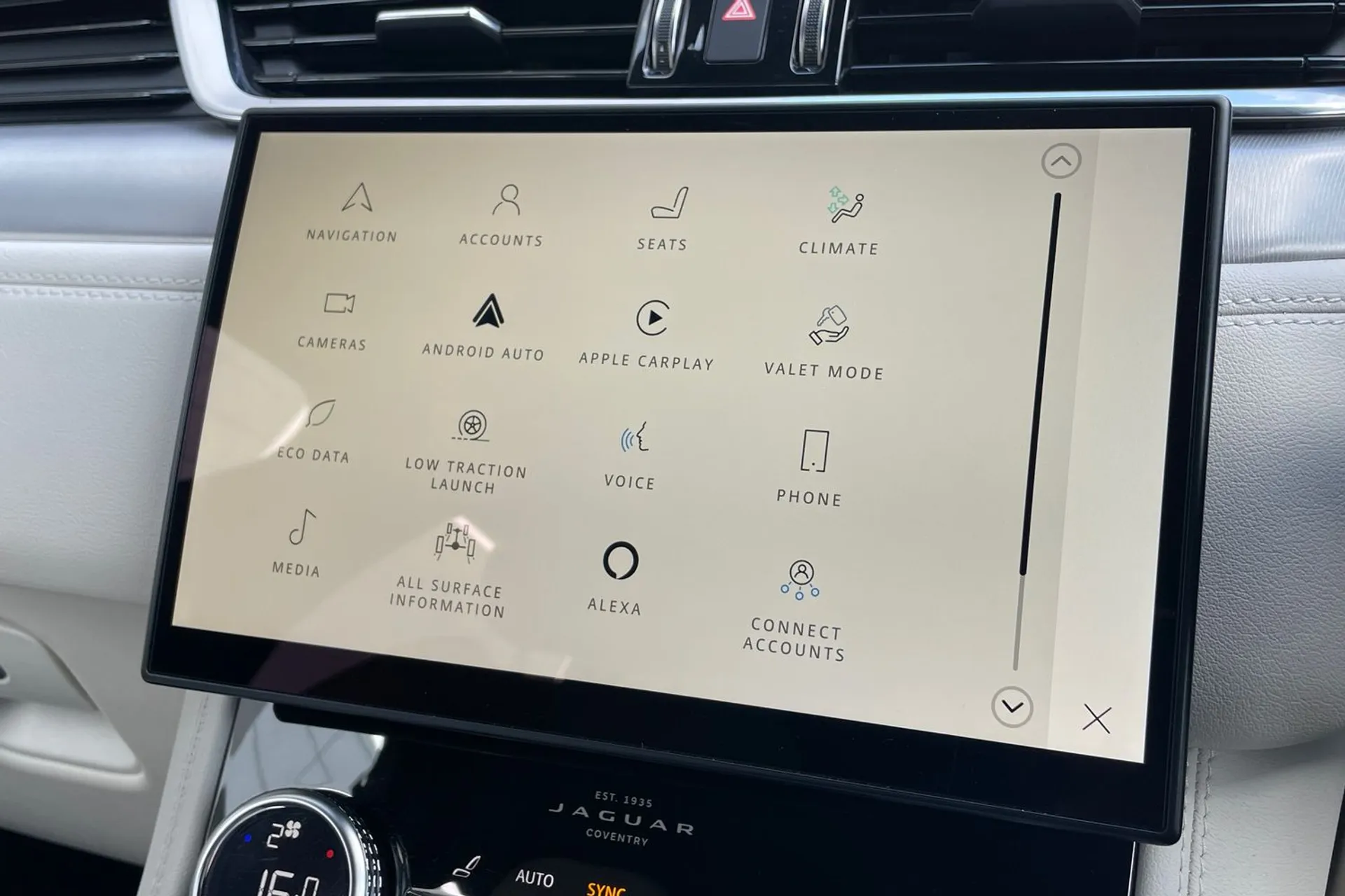 Jaguar F-PACE thumbnail image number 54