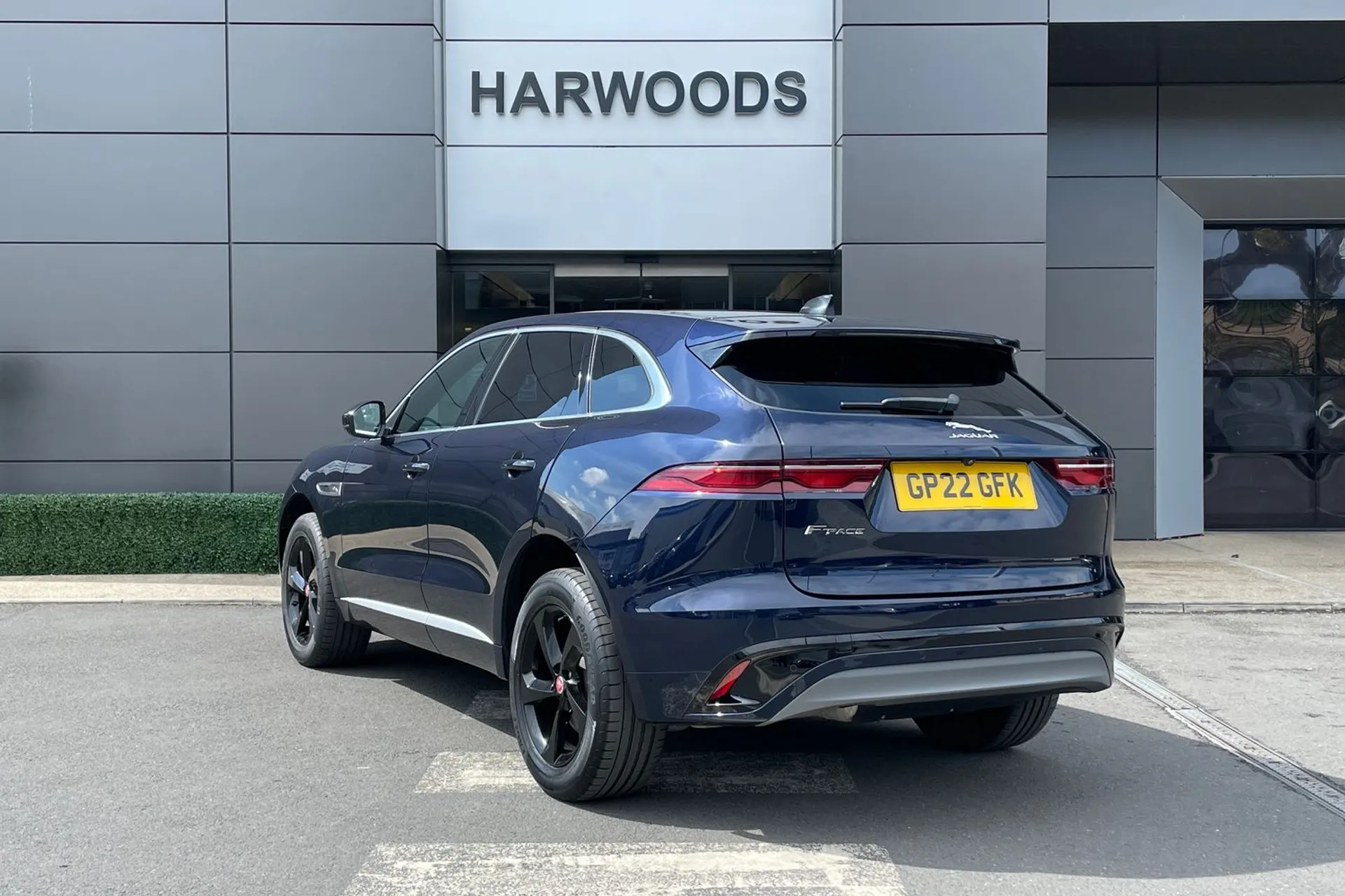 Jaguar F-PACE thumbnail image number 9