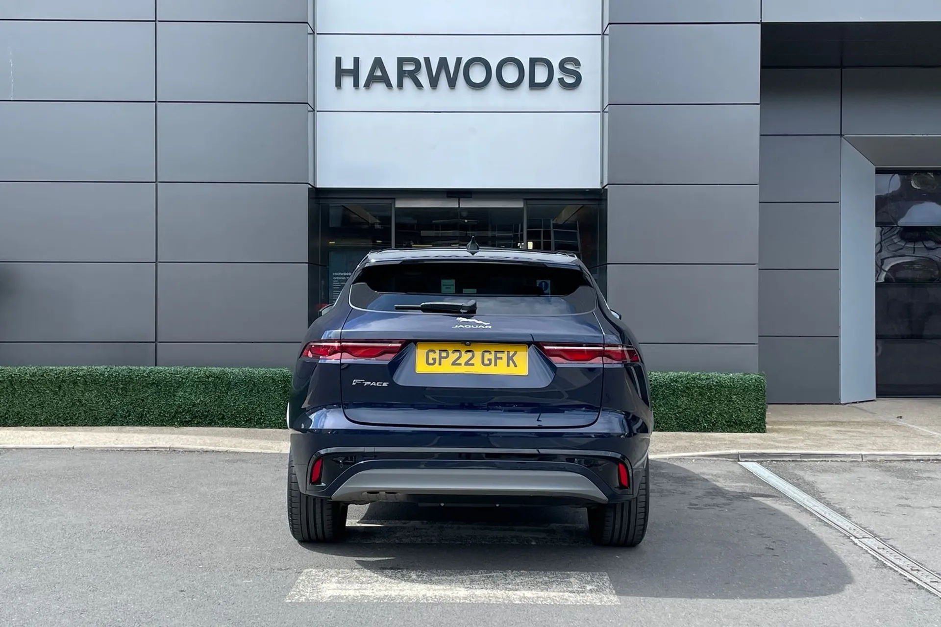 Jaguar F-PACE thumbnail image number 7