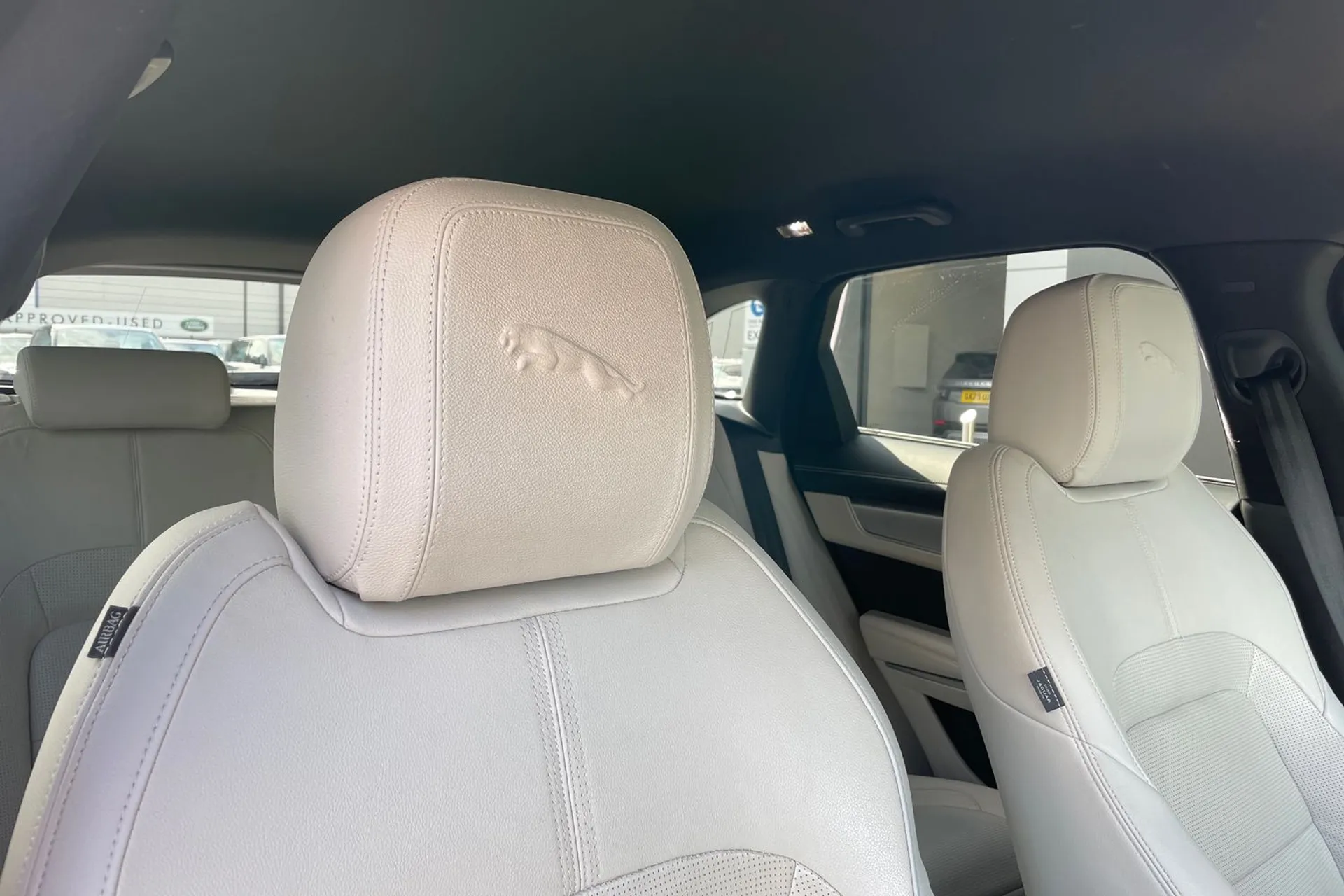 Jaguar F-PACE thumbnail image number 8