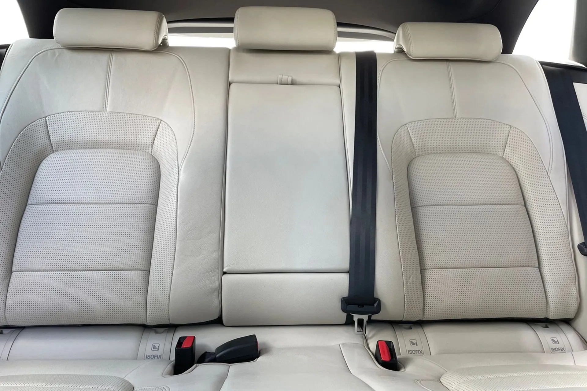 Jaguar F-PACE thumbnail image number 35