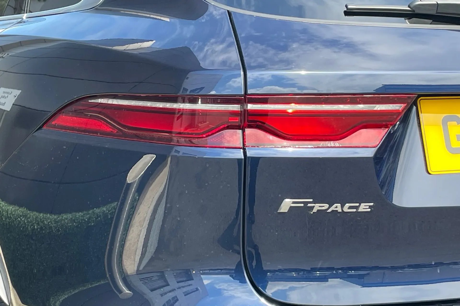 Jaguar F-PACE thumbnail image number 25