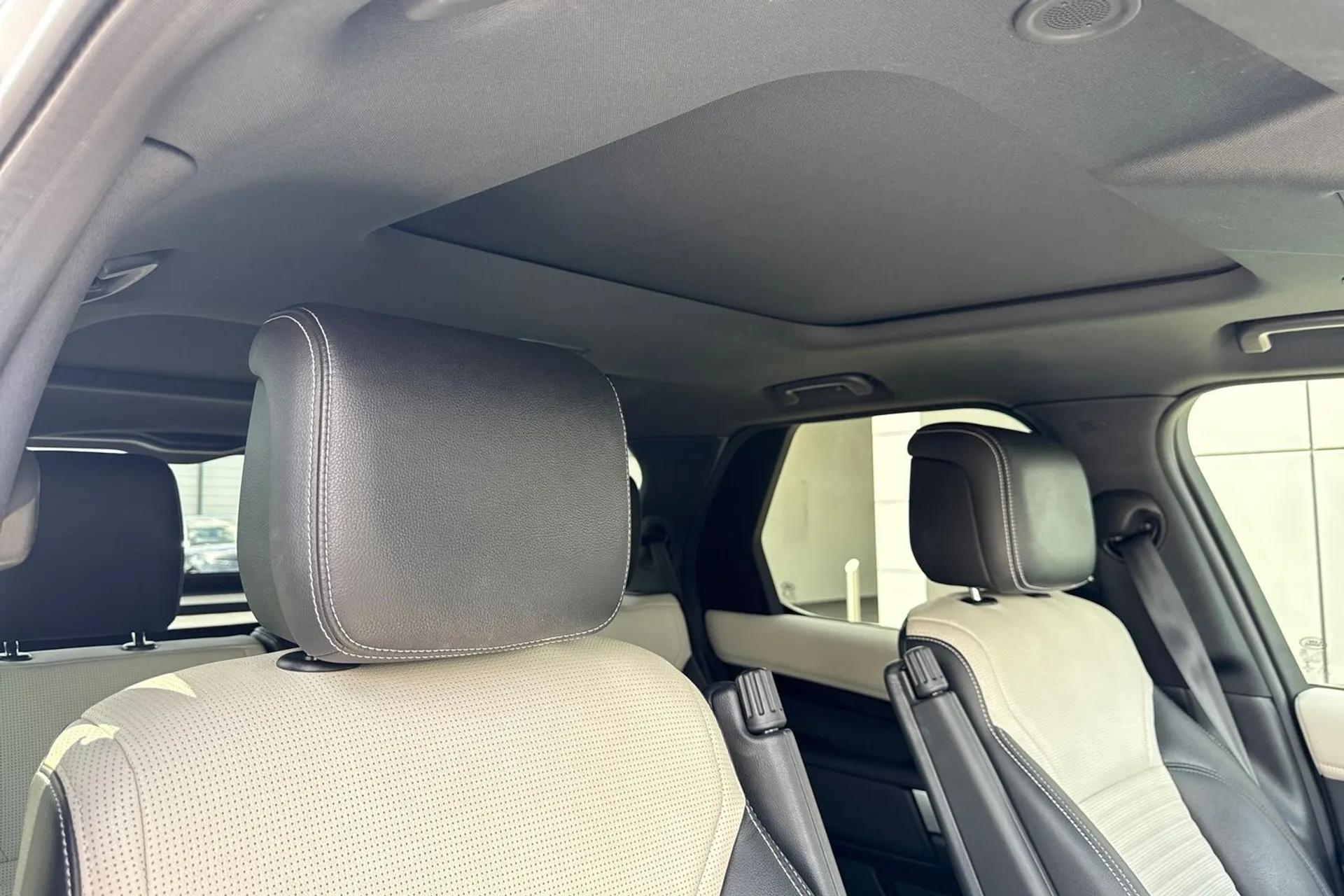 LAND ROVER DISCOVERY thumbnail image number 9