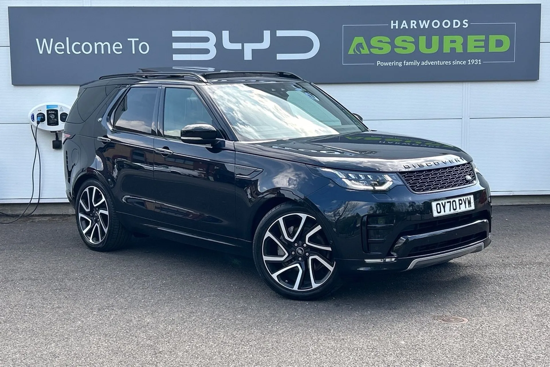 LAND ROVER DISCOVERY focused image