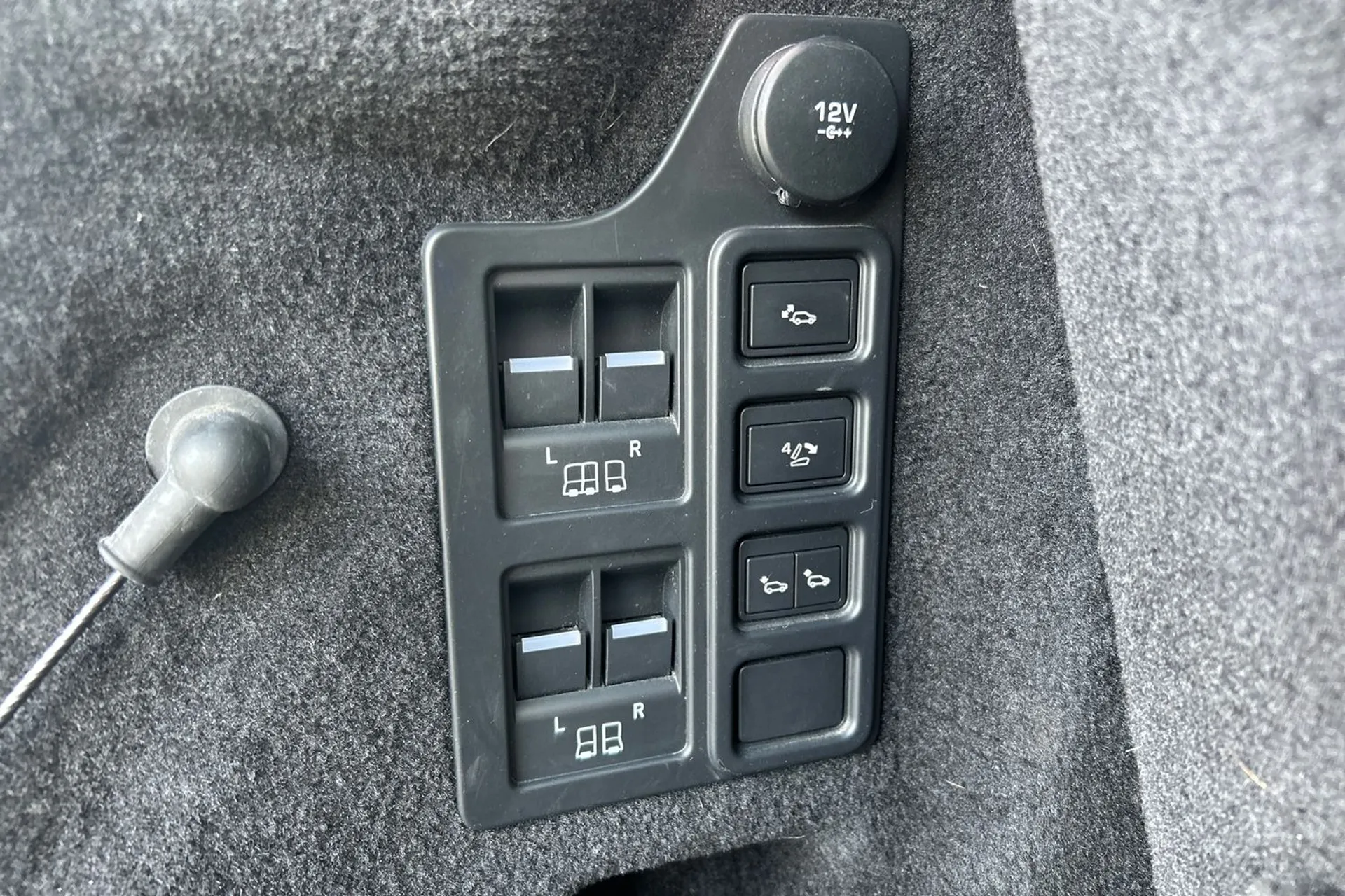 LAND ROVER DISCOVERY thumbnail image number 34
