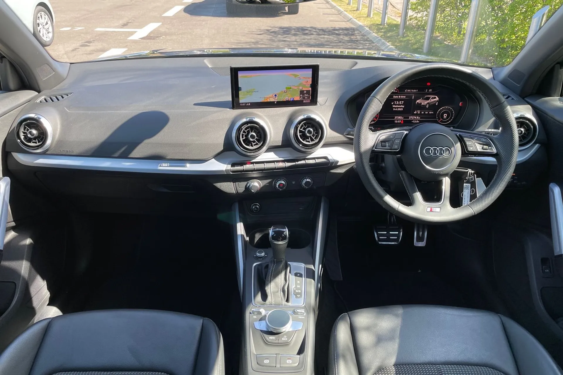 Audi Q2 thumbnail image number 3