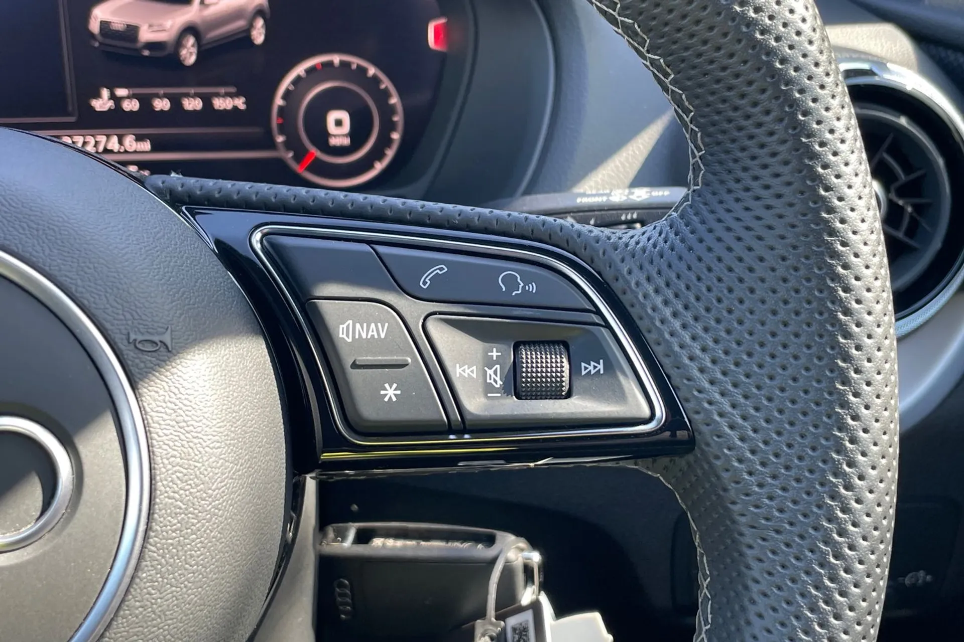 Audi Q2 thumbnail image number 42