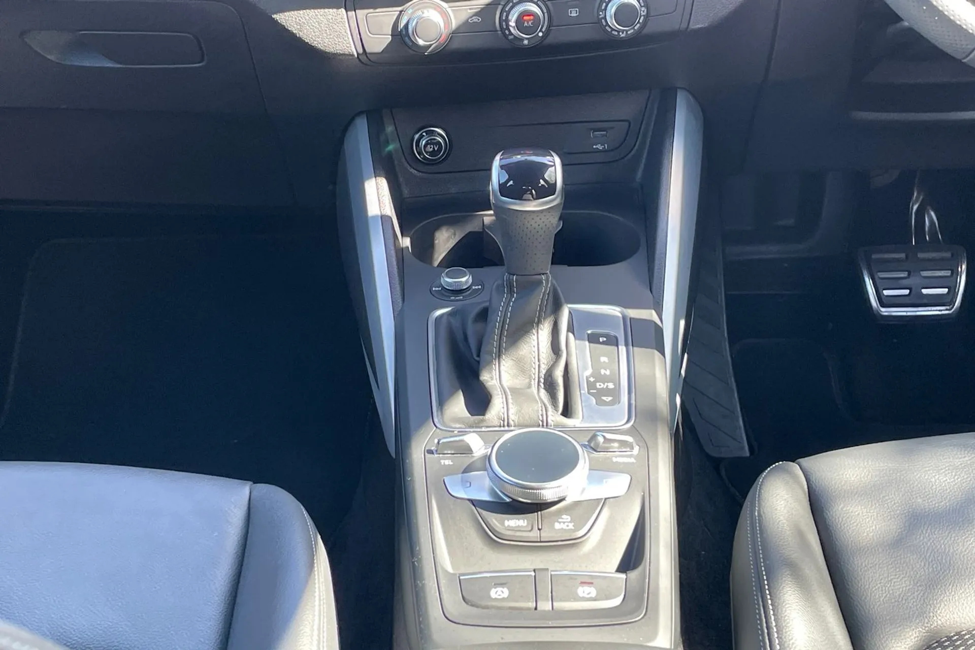 Audi Q2 thumbnail image number 40