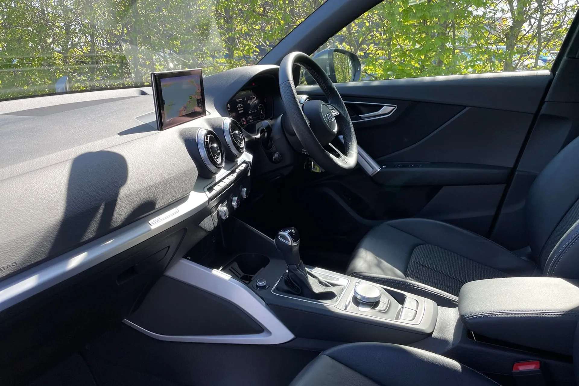 Audi Q2 thumbnail image number 26