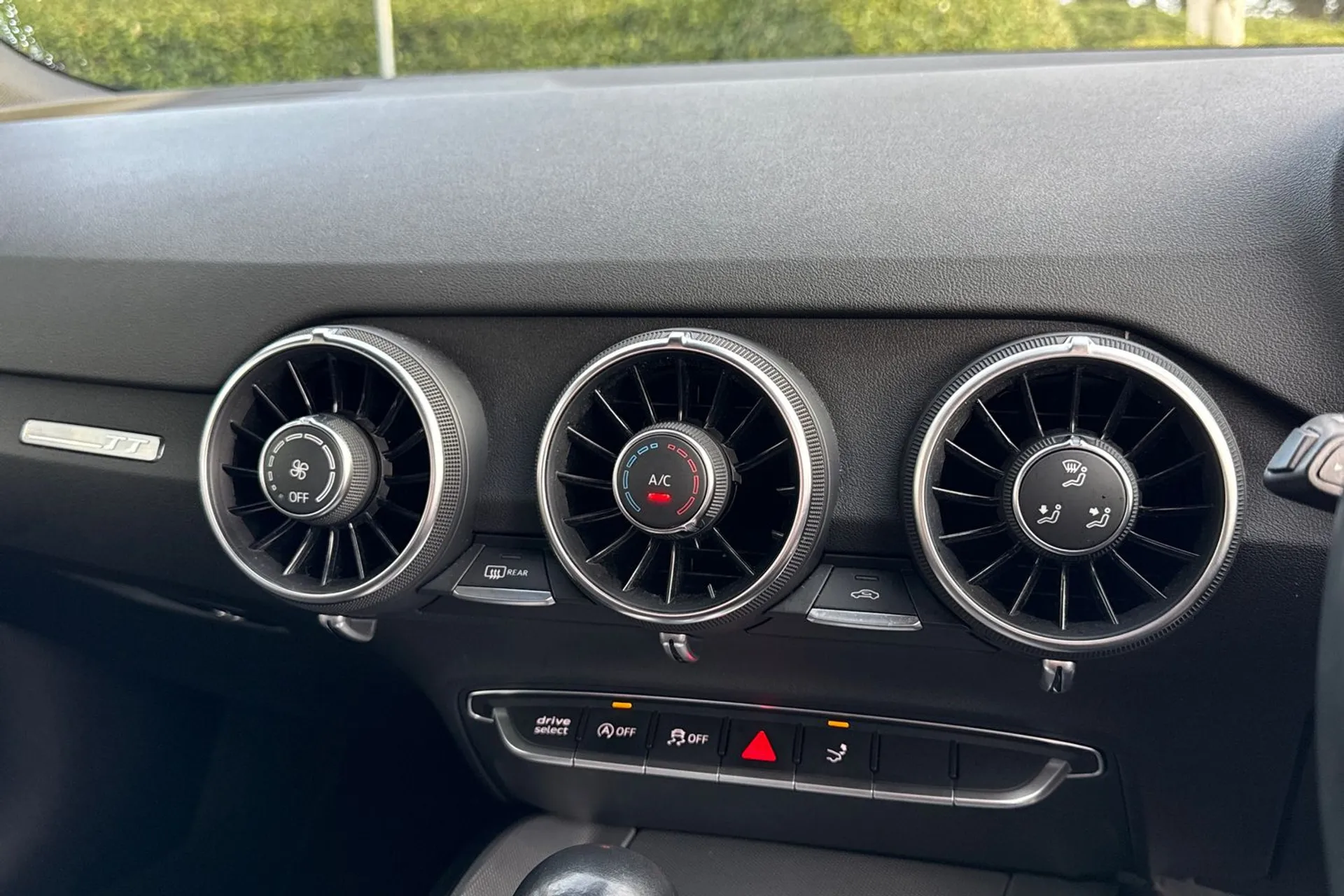 Audi TT thumbnail image number 13