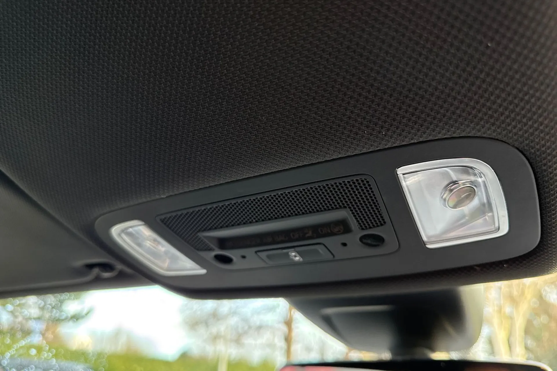 Audi TT thumbnail image number 38