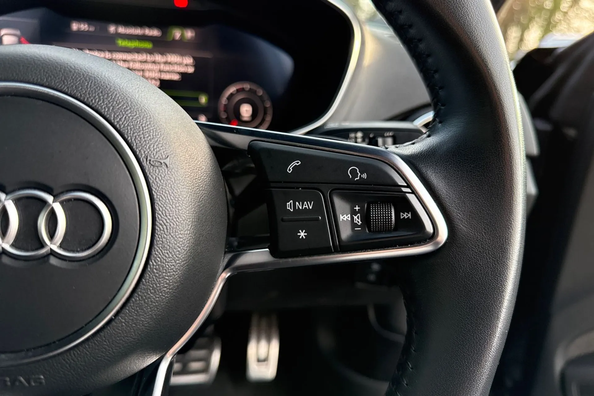 Audi TT thumbnail image number 26