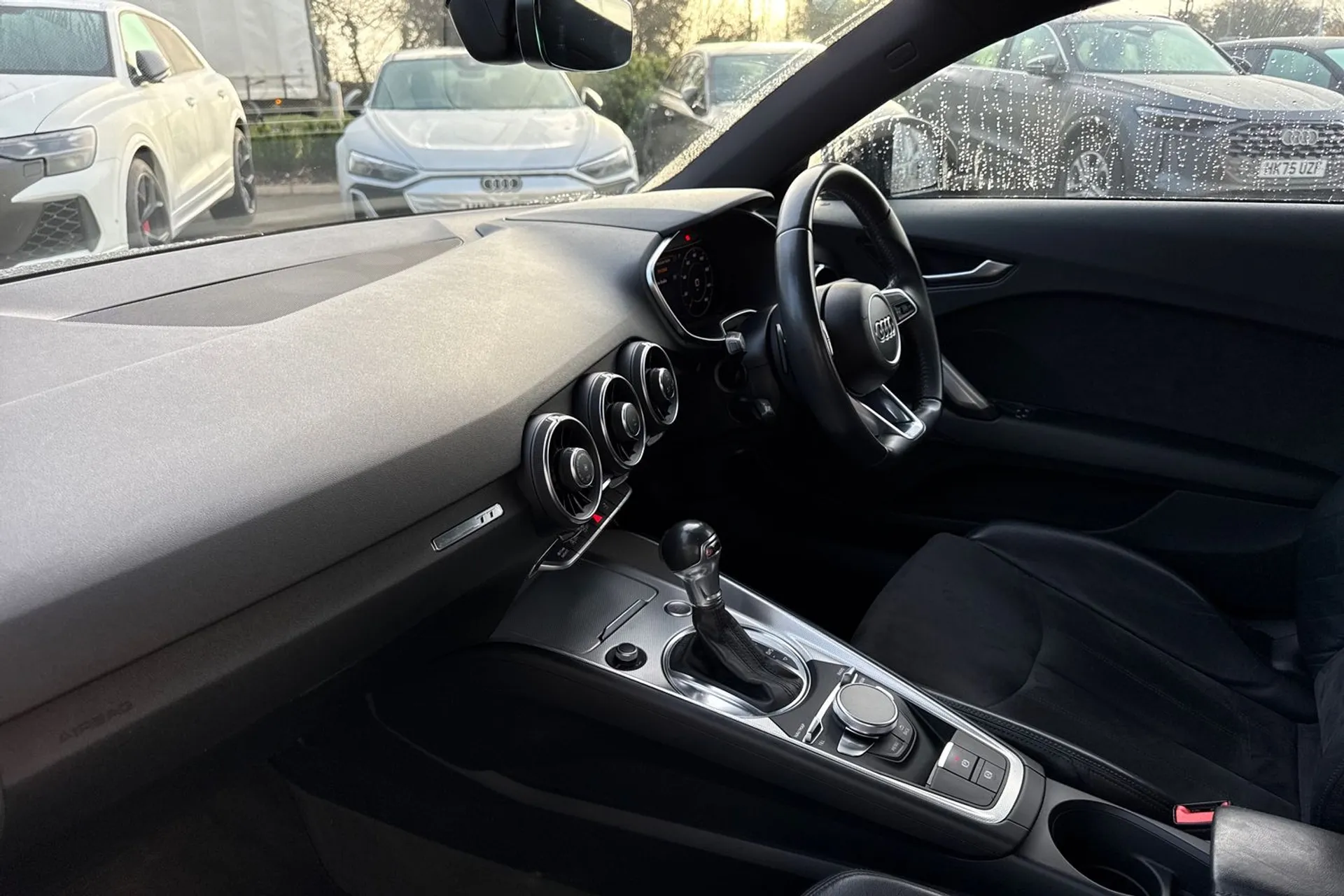 Audi TT thumbnail image number 11