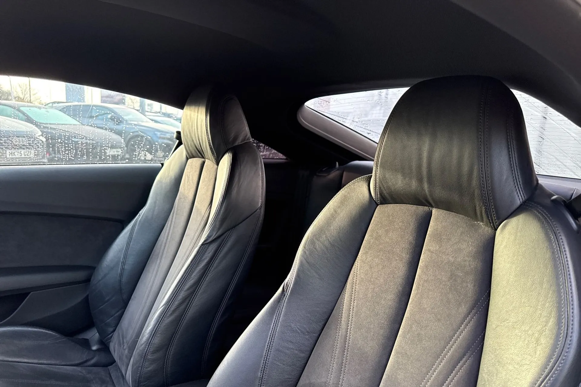 Audi TT thumbnail image number 18