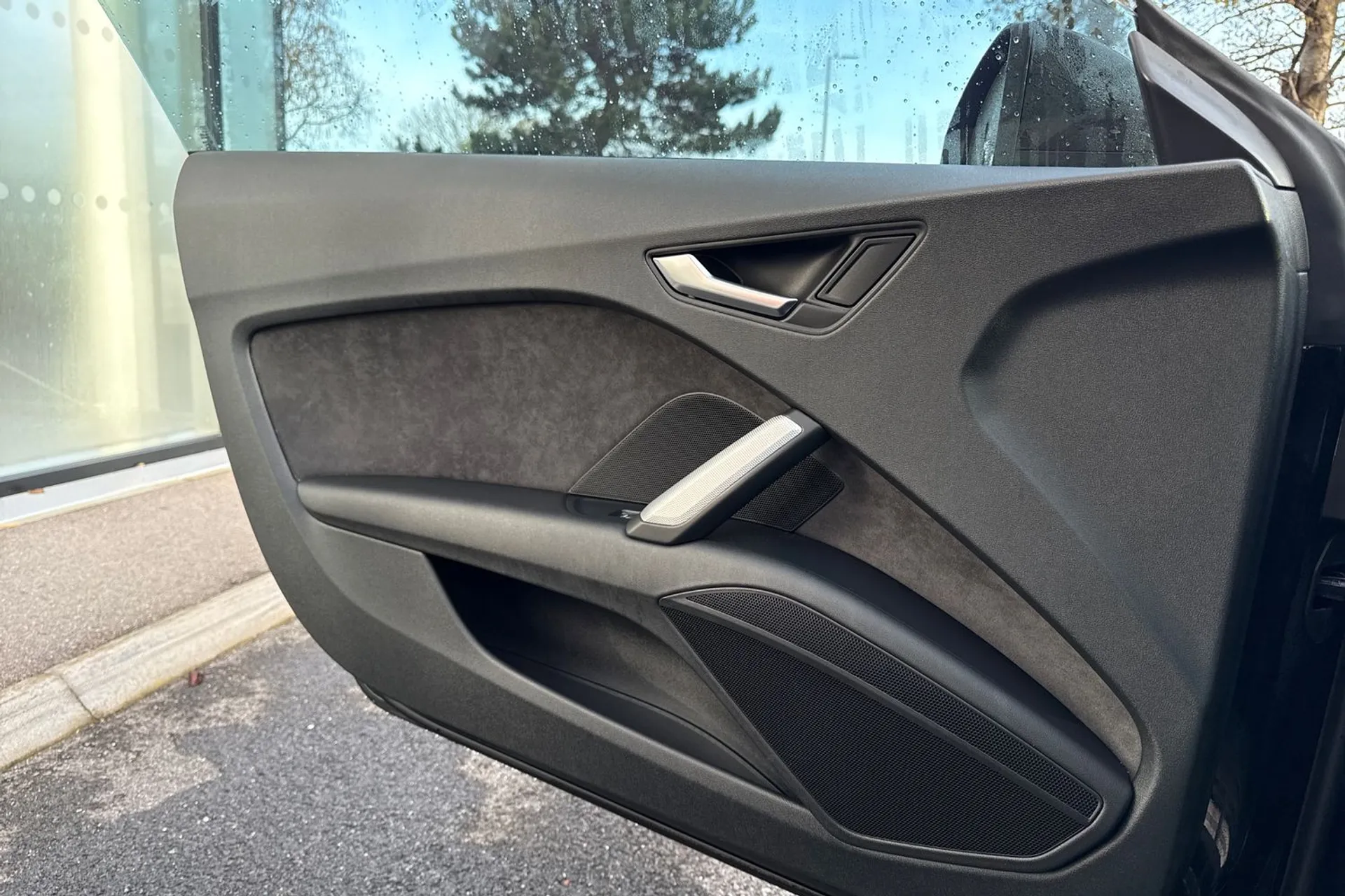 Audi TT thumbnail image number 33