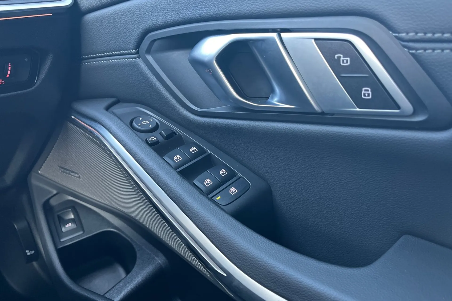 BMW 3 SERIES thumbnail image number 39