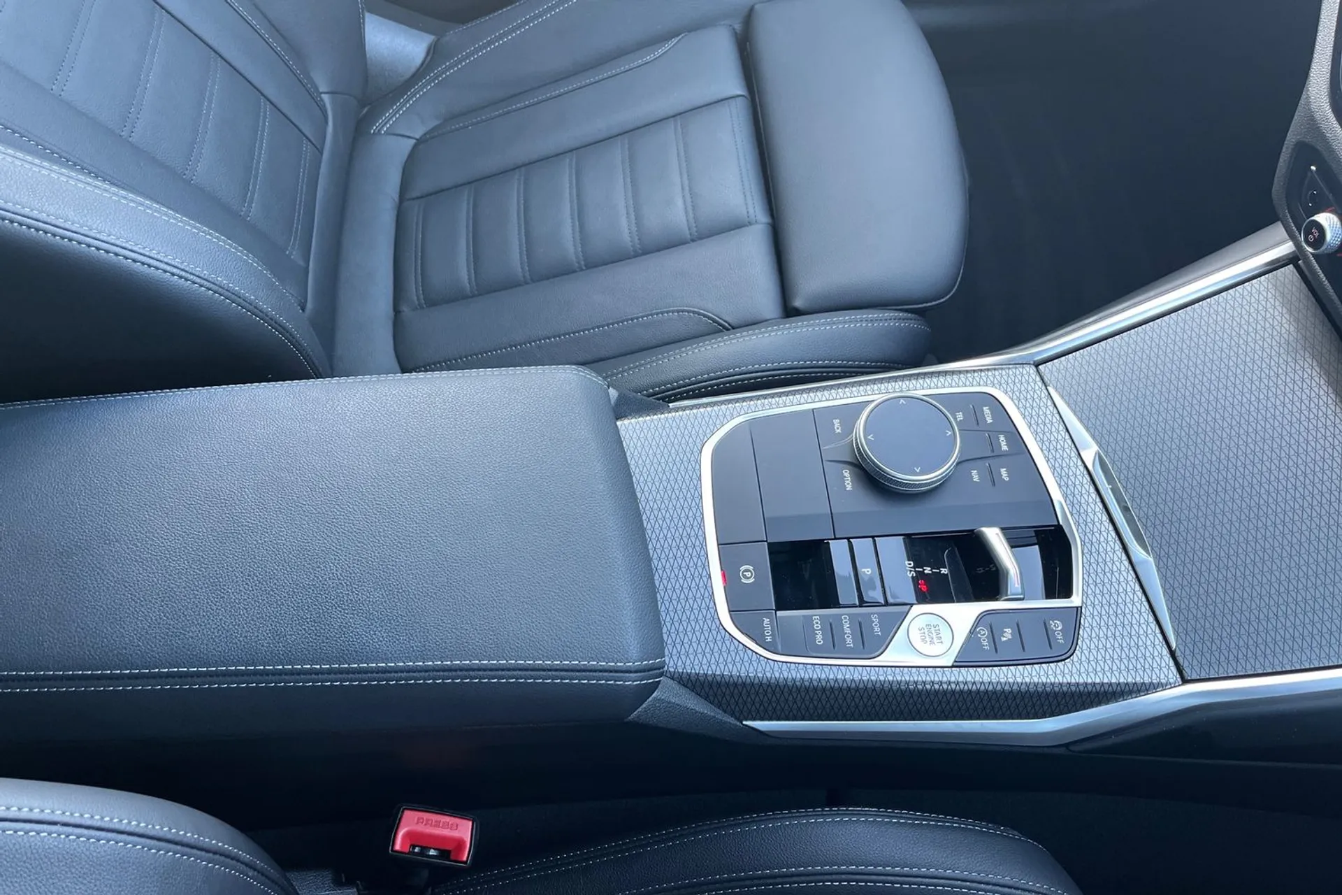 BMW 3 SERIES thumbnail image number 40