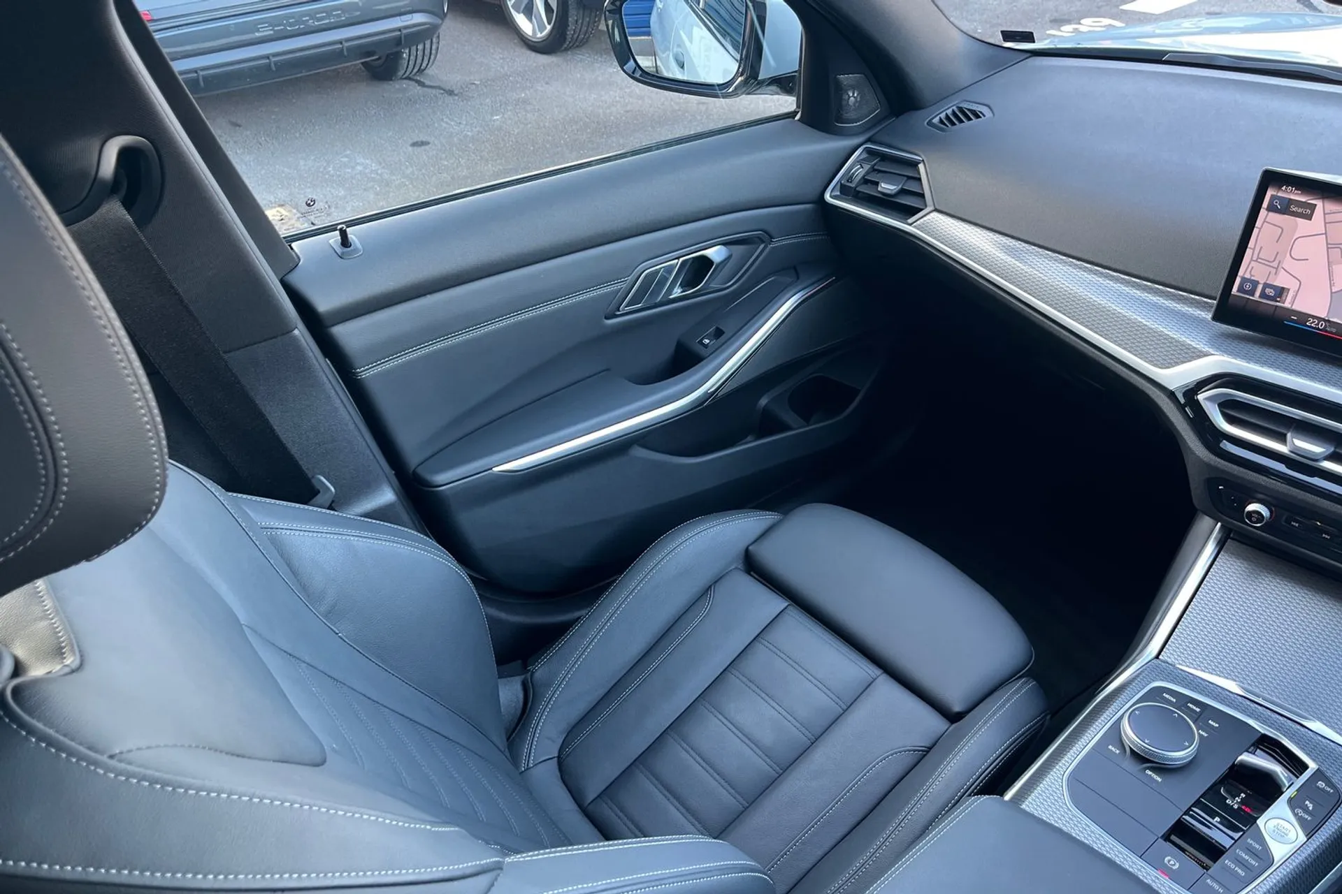 BMW 3 SERIES thumbnail image number 32