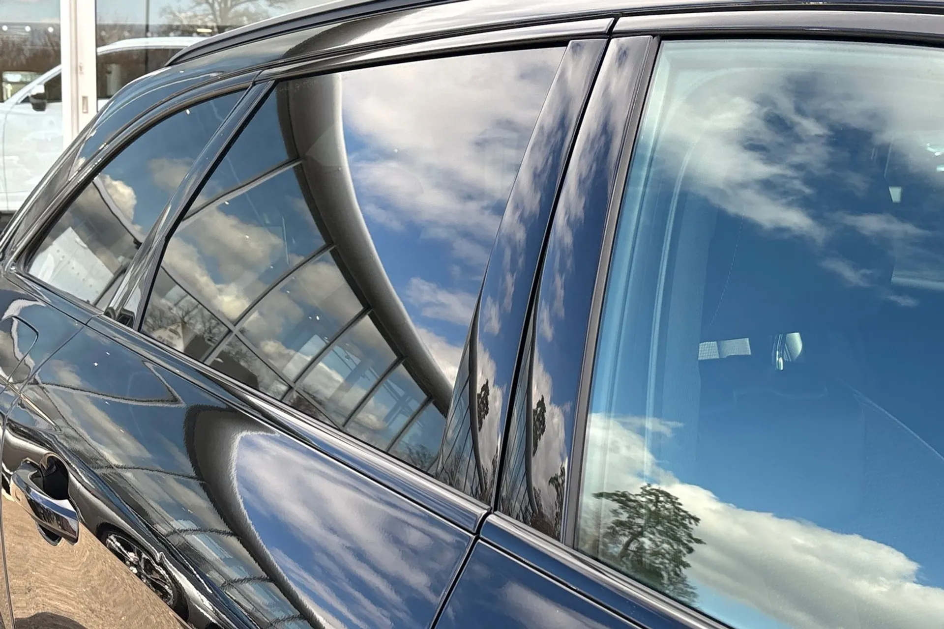Audi A4 thumbnail image number 14