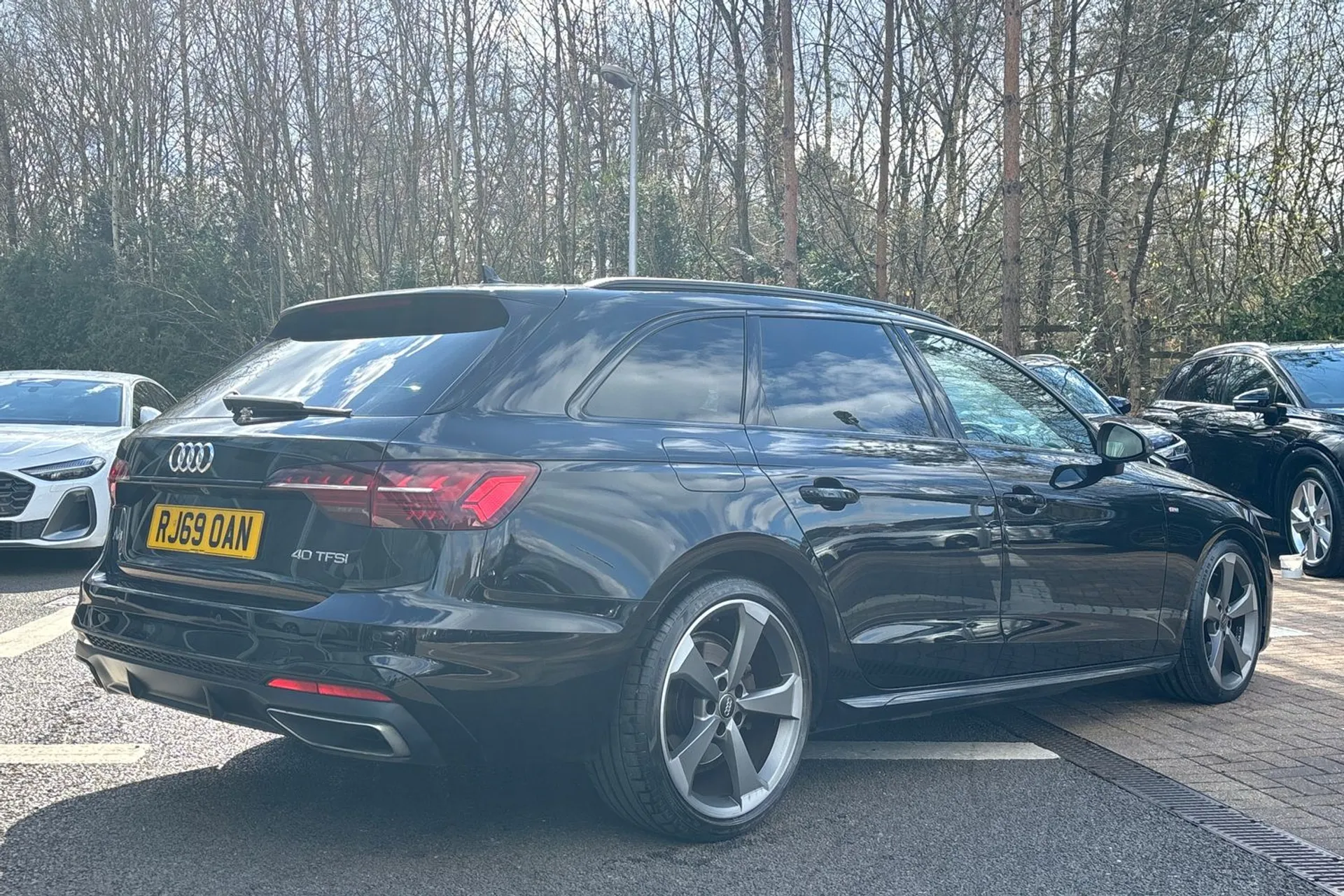 Audi A4 thumbnail image number 7