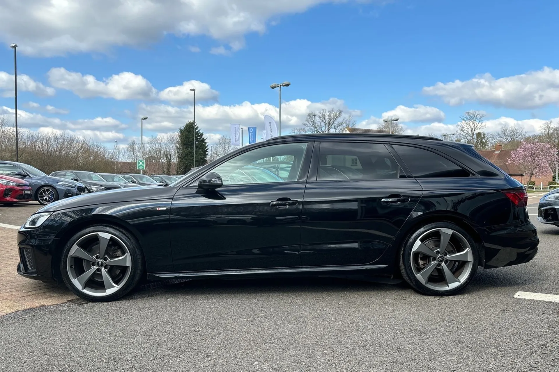 Audi A4 thumbnail image number 10