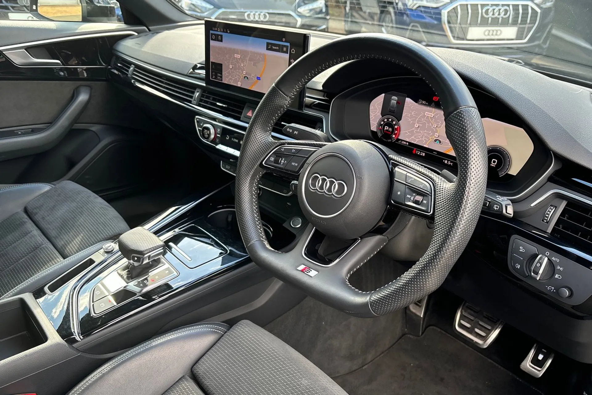 Audi A4 thumbnail image number 26