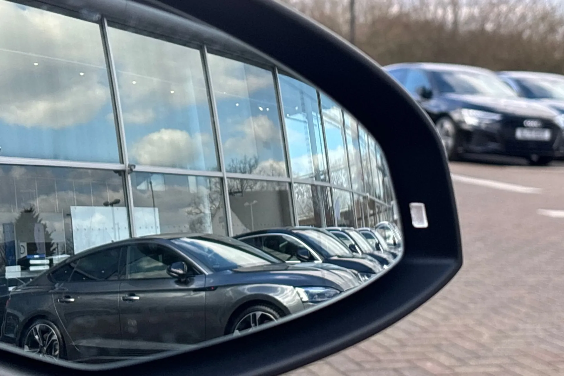 Audi A4 thumbnail image number 46