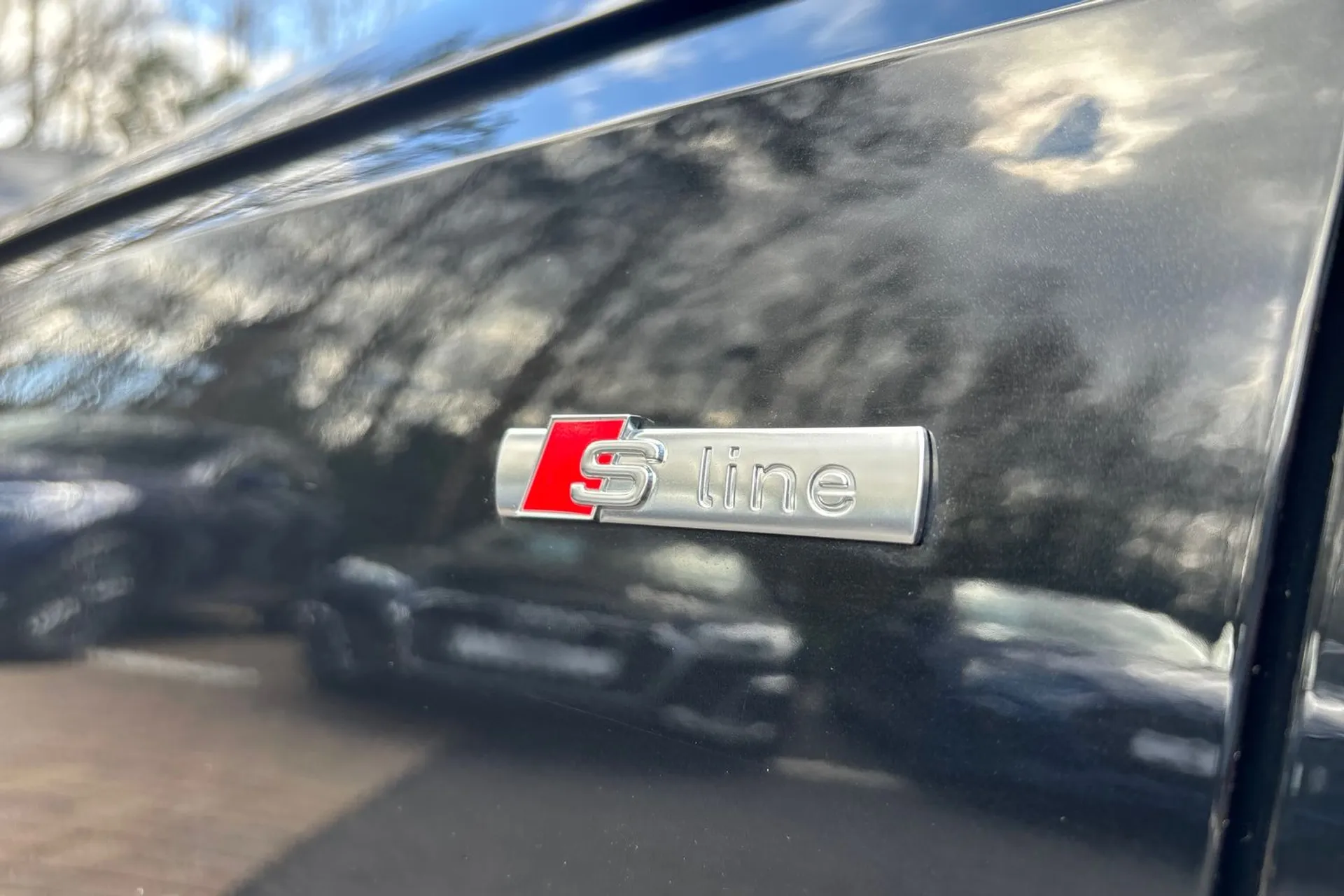 Audi A4 thumbnail image number 16
