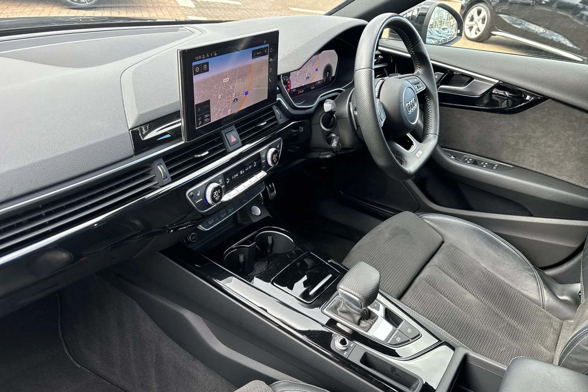 Audi A4 thumbnail image number 27