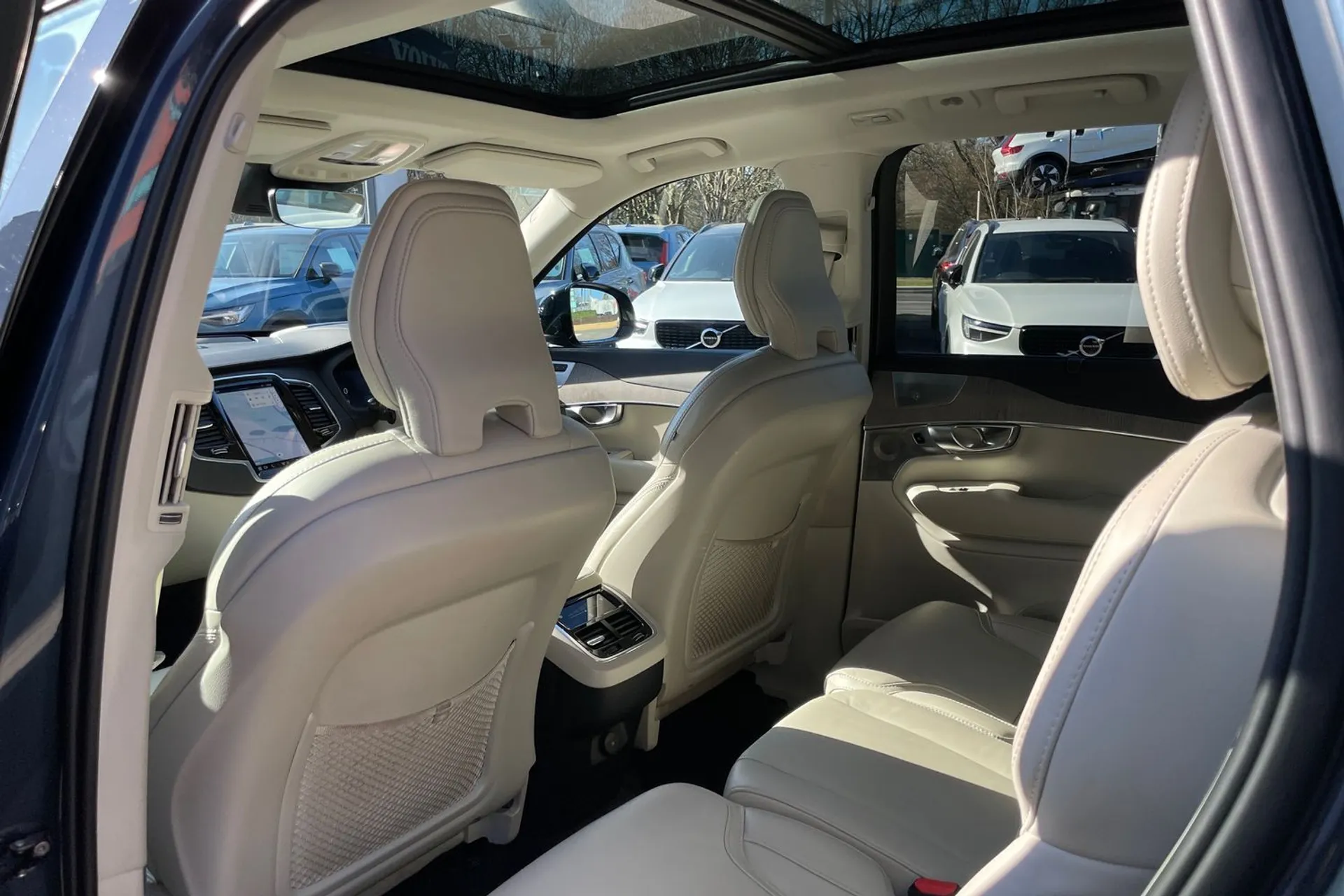 Volvo XC90 thumbnail image number 32